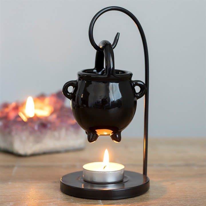 Hanging metal cauldron oil burner