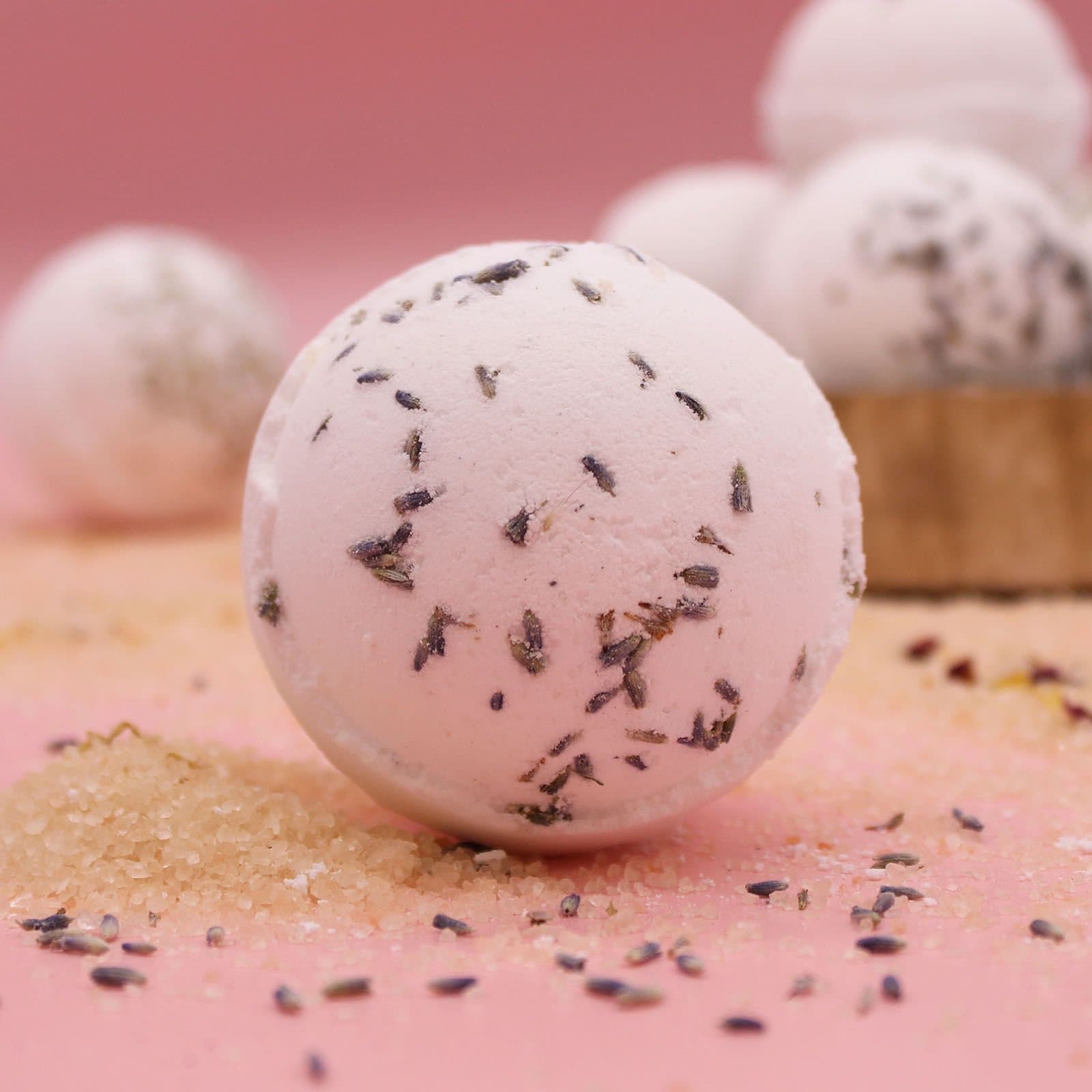 Himalayan salt bath bomb, 180 g, in a choice of five scent blends