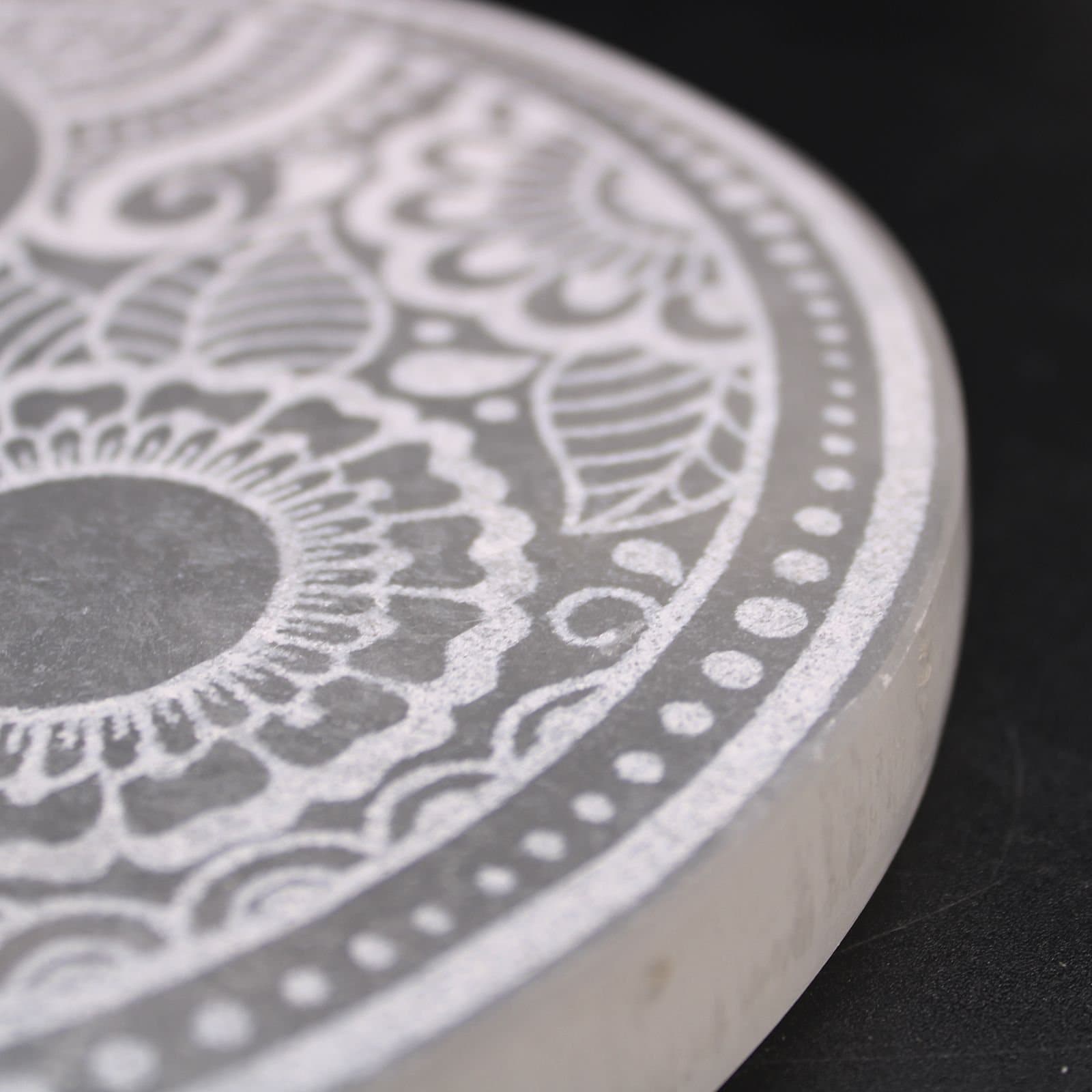 Large selenite charging plate, 18 cm