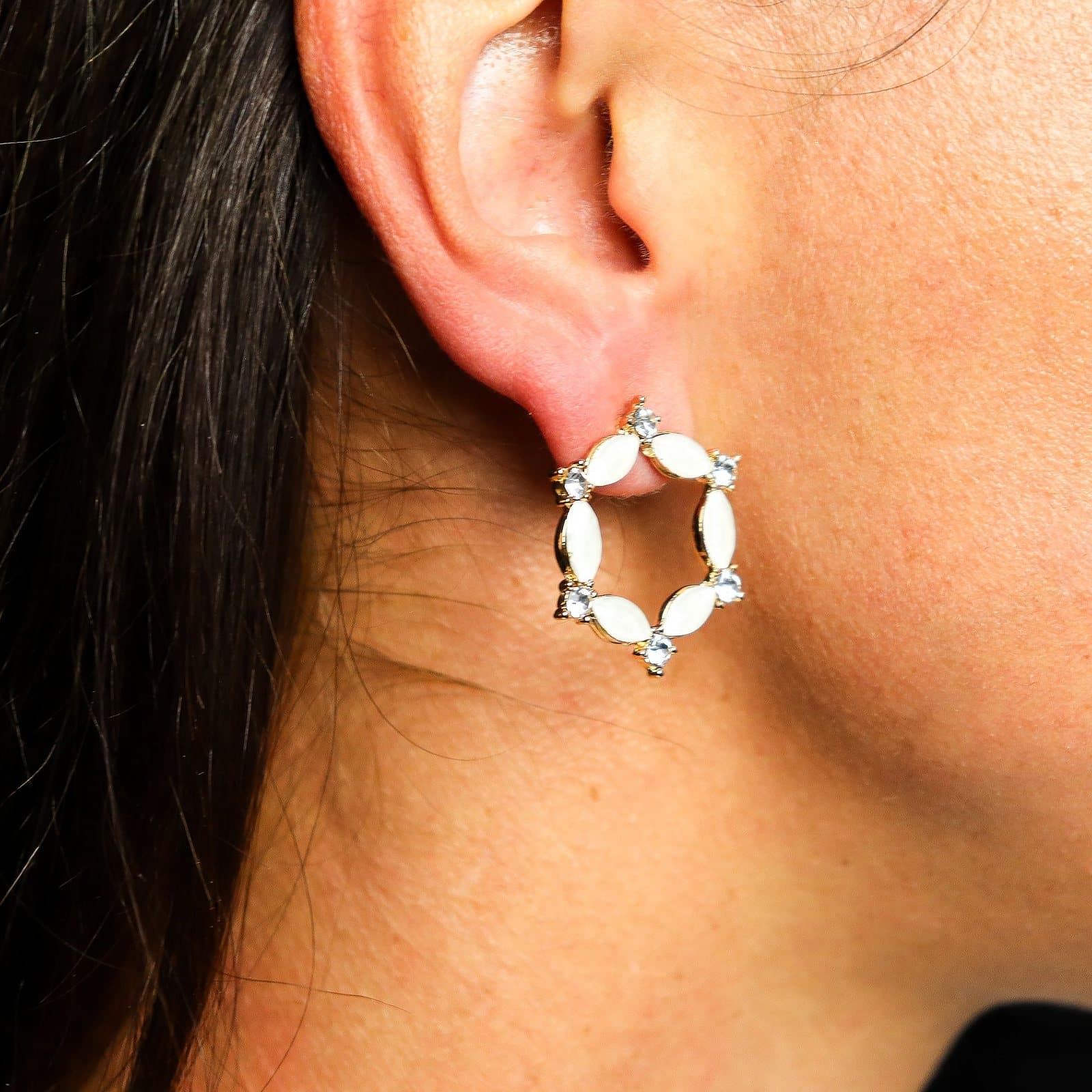 Pearl vintage glass loop earrings in smooth glass and stainless steel