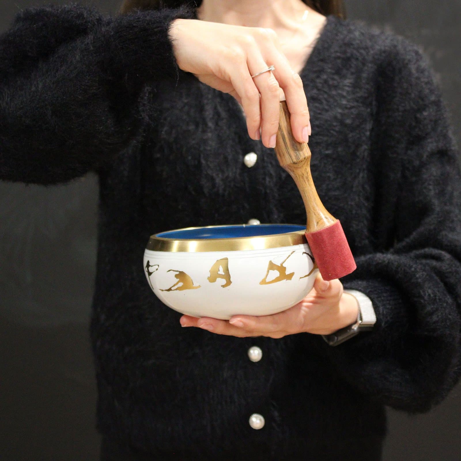 White and purple Yin and Yang singing bowl set