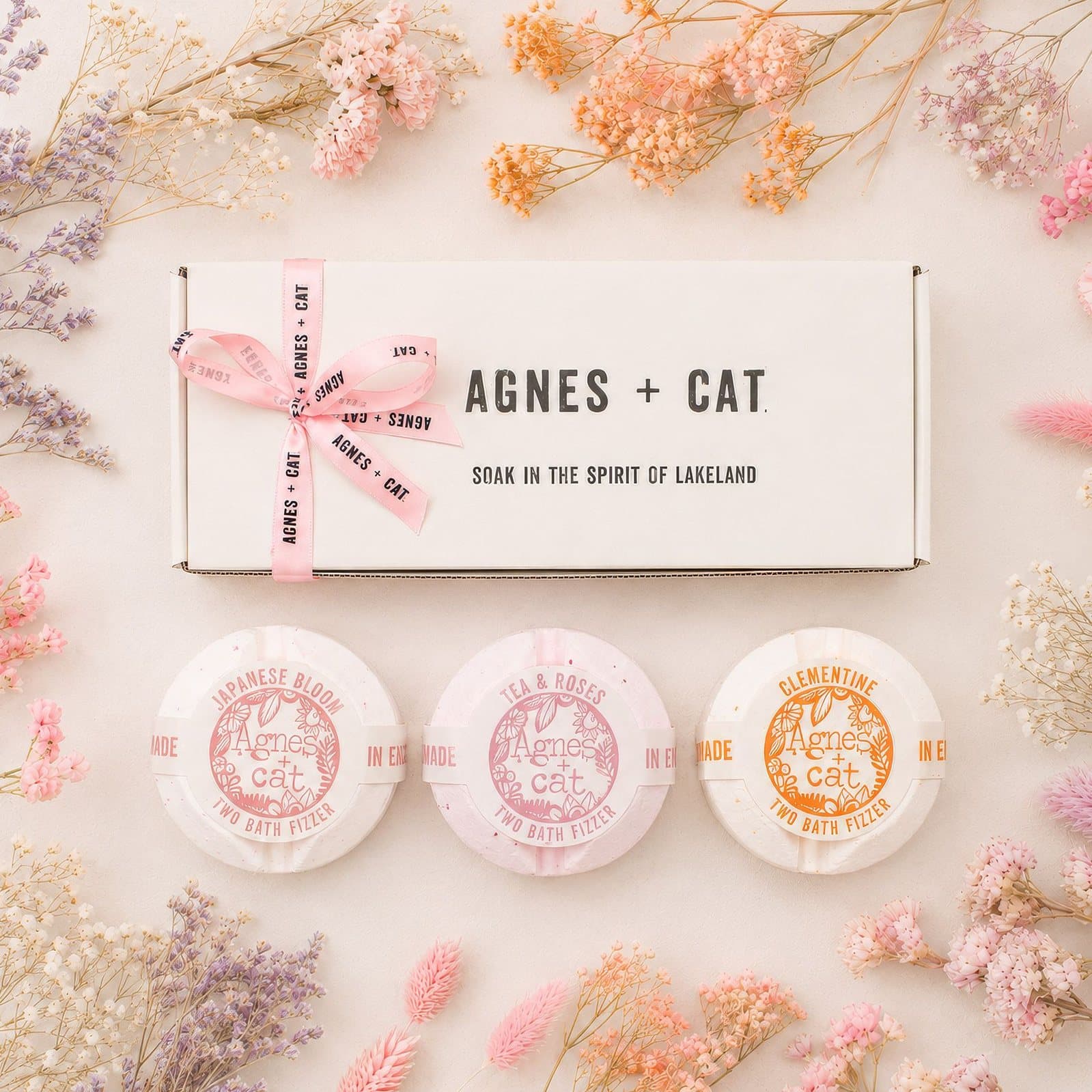 Agnes + Cat bath fizzer gift set in a gift box with ribbon