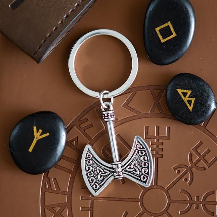 Axe of Valor alloy keyring on a cardboard back with Euro hook