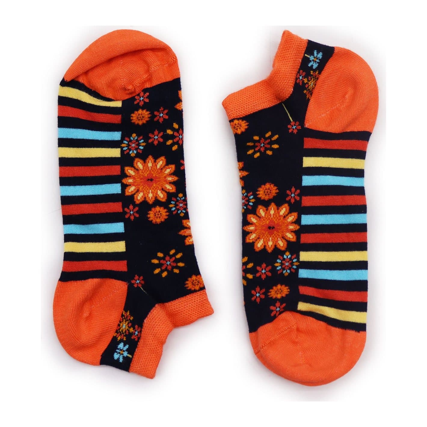 Low-cut bamboo socks with a mandala flowers design