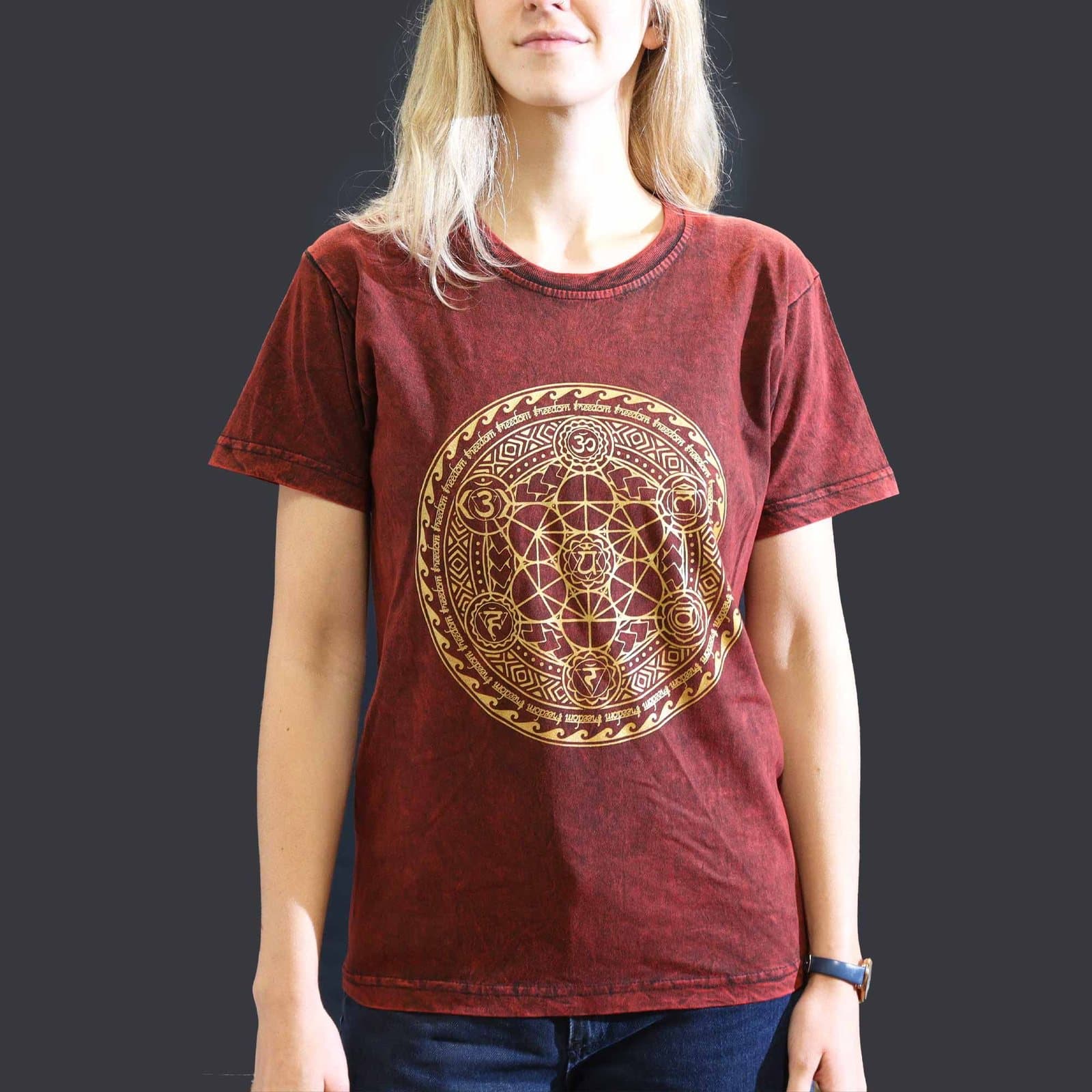 Stonewashed cotton t-shirt with a chakra-inspired design